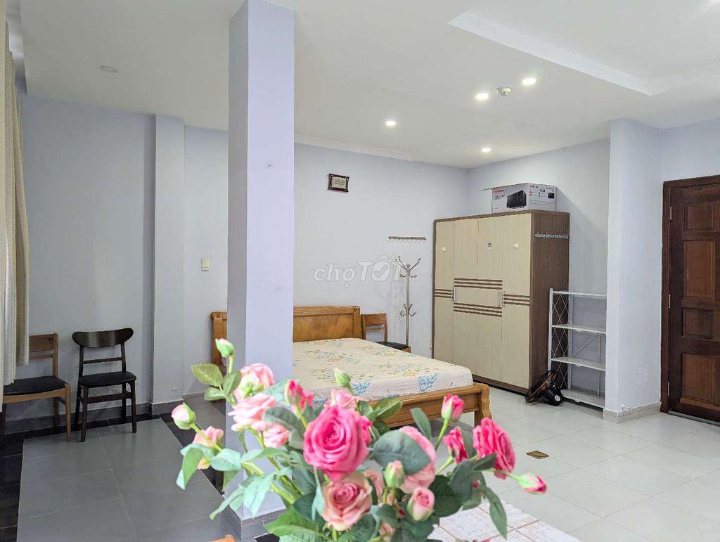 Căn hộ dịch vụ mới đẹp ngay sân bay TSN