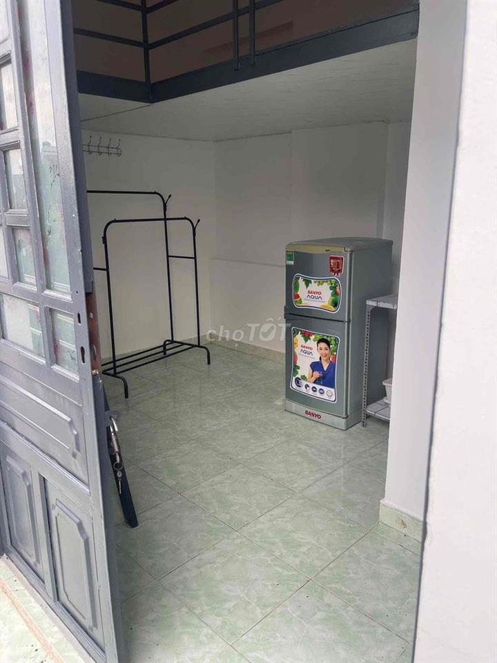 PHÒNG TRỌ BAN CÔNG SẠCH SẼ THOÁNG MÁT