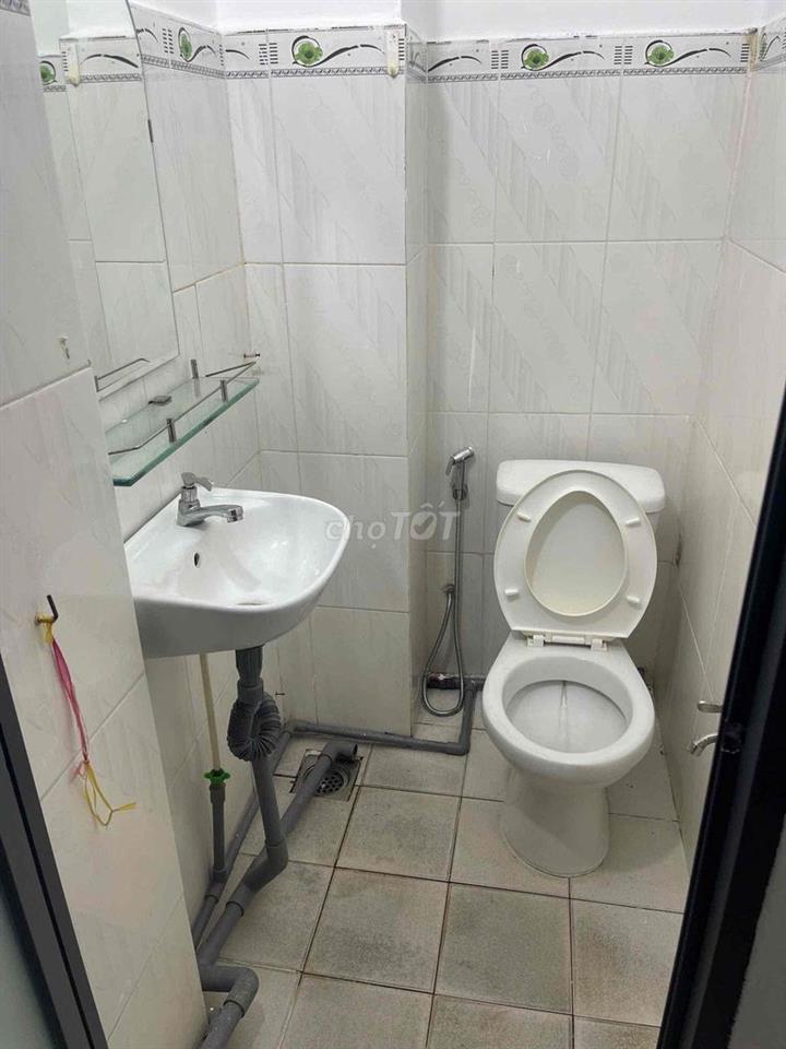 PHÒNG TRỌ BAN CÔNG SẠCH SẼ THOÁNG MÁT