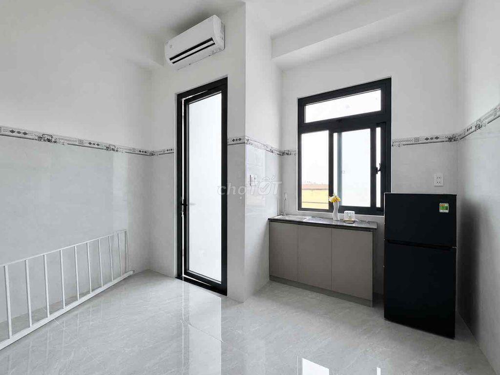 Phòng bancol gác rộng 25m2 gần Dương Quảng Hàm