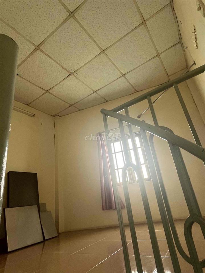 Bán gấp nhà hẻm 3 mặt tiền Nguyễn Kiệm, P. Hạnh Thông, 24m2, SHR