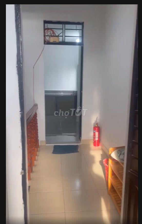 Phòng trọ 1 tầng riêng biệt gồm: 2 PN, 1 NVS có ban công. 