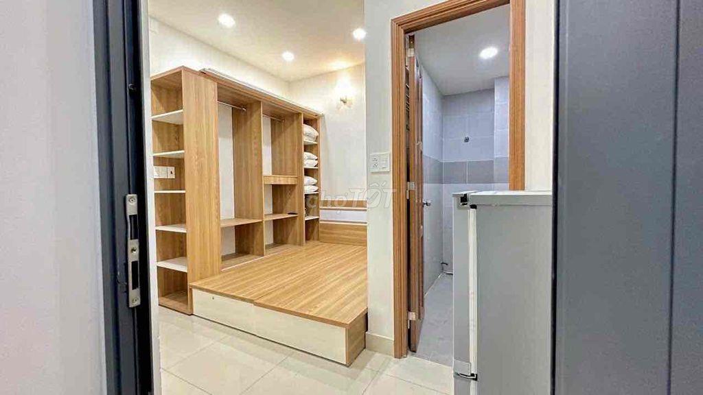 Trống p Studio Tách Bếp Sát bên Sân Bay 700m giá 4tr600 ở bạch đằng