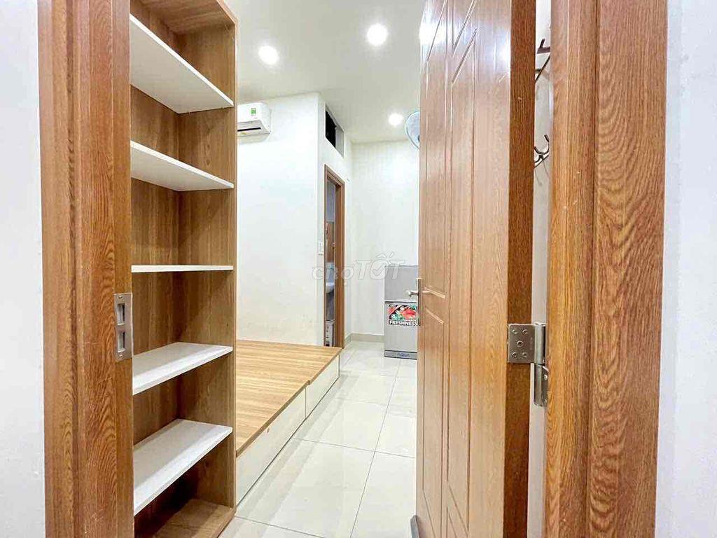 Trống p Studio Tách Bếp Sát bên Sân Bay 700m giá 4tr600 ở bạch đằng