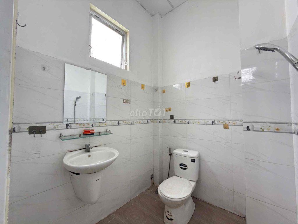 GÁC CAO_CÁCH ĐH NTTU 5P ĐI XE_HẦM XE THANG MÁY_NGAY HÀ HUY GIÁP