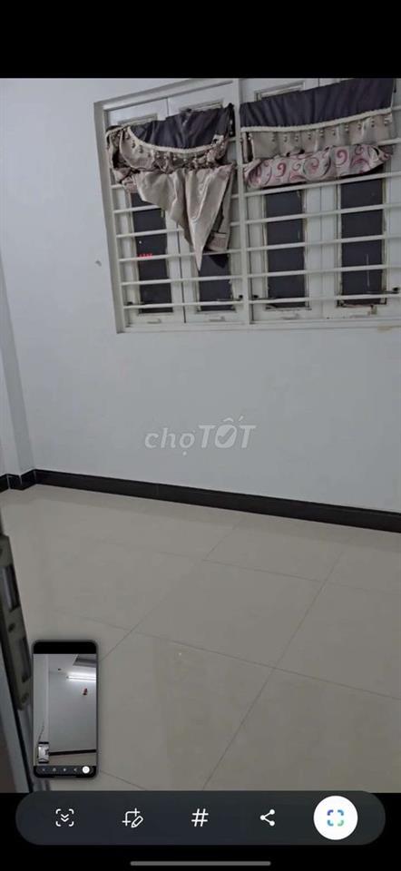 cho nưz thuê phòng có tolet riêng, ban công sân thượng 
