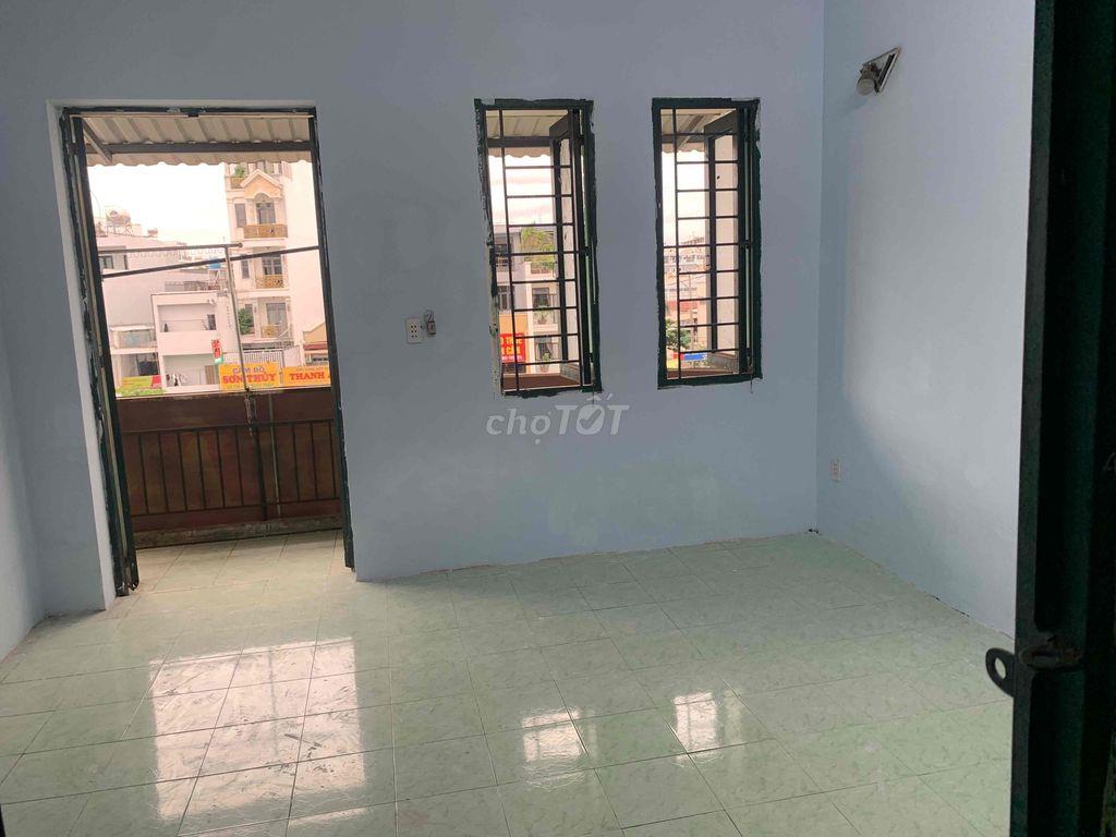Còn trống phòng lầu 2 mặt tiền view ban công, ánh sáng ngập tràn,..vv