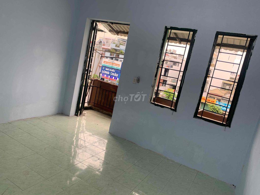 Còn trống phòng lầu 2 mặt tiền view ban công, ánh sáng ngập tràn,..vv