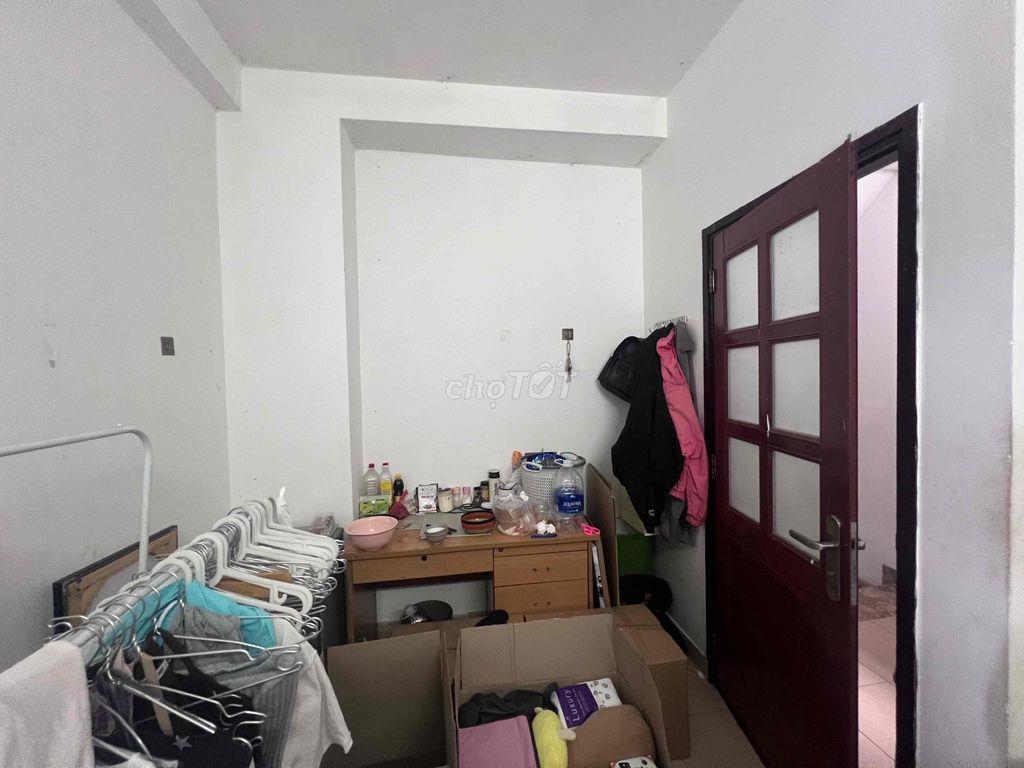 Cần pass phòng còn 17 ngày đóng 800 là vào ở ngay