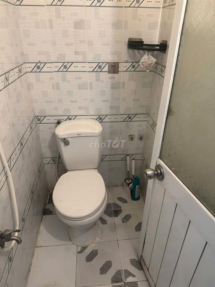 Cho thuê p30 m2 cách ĐHVLCS 3 200m