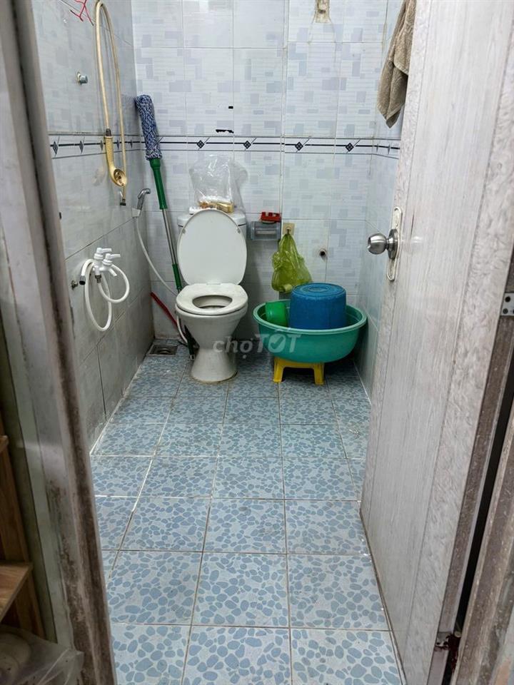 CHO NỮ THUÊ PHÒNG TRONG NHÀ NGUYÊN CĂN