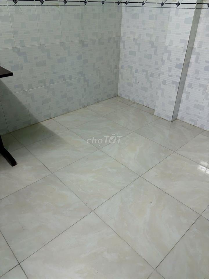CHO NỮ THUÊ PHÒNG TRONG NHÀ NGUYÊN CĂN