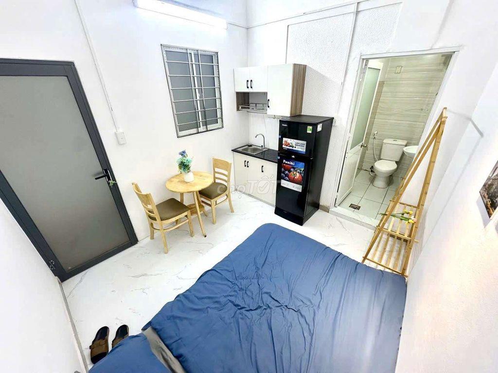 Cho thuê phòng Studio nội thất cơ bản tại Quang Trung