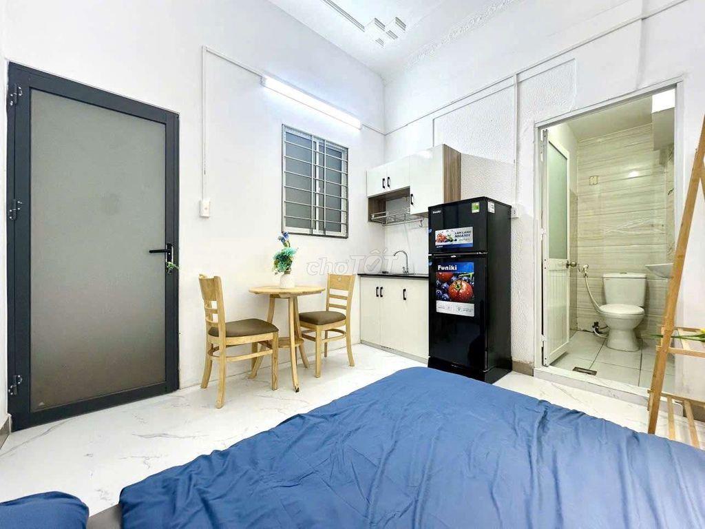 Cho thuê phòng Studio nội thất cơ bản tại Quang Trung