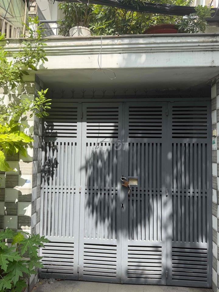 Cho thuê 1 phòng ngủ trên lầu