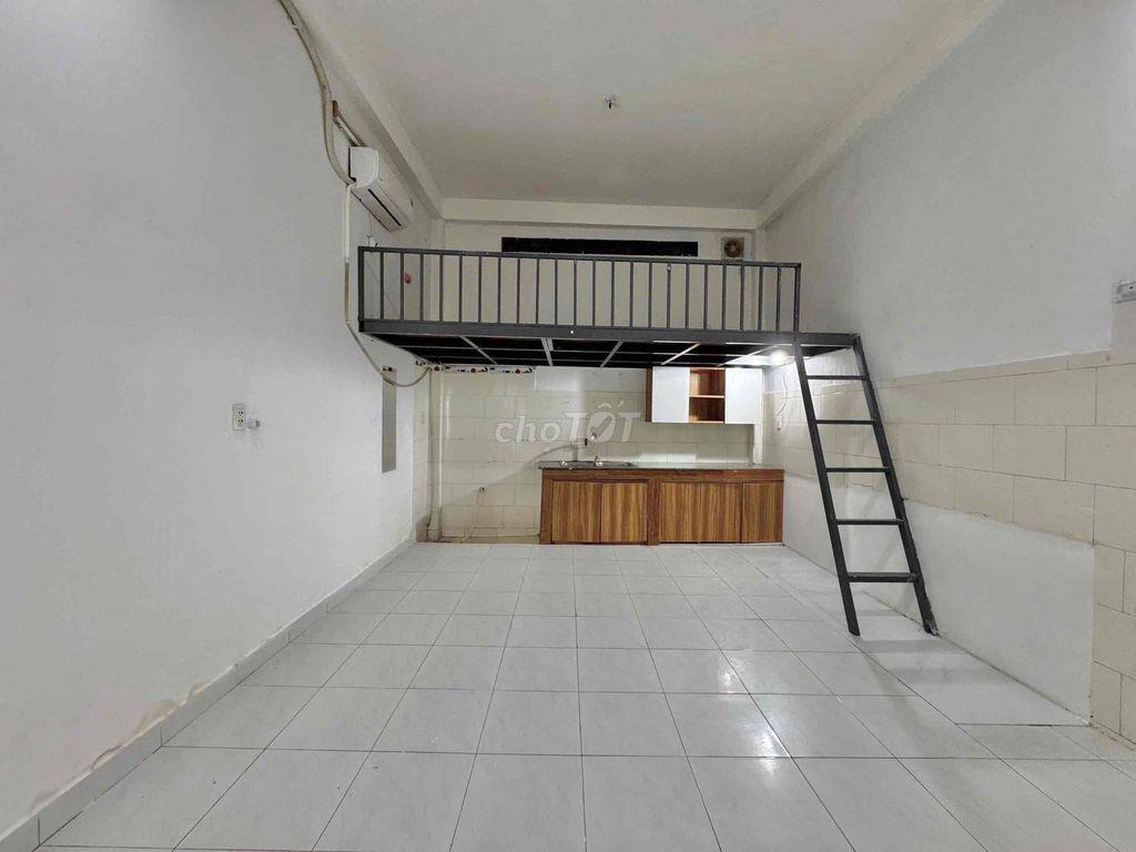 Chính Chủ Cho Thuê Phòng Diện Tích 35M2 Ngay Công Viên Làng Hoa