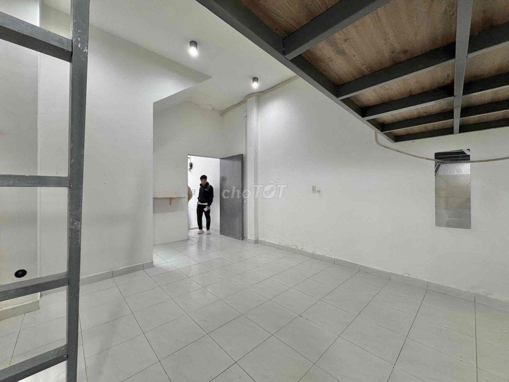 Chính Chủ Cho Thuê Phòng Diện Tích 35M2 Ngay Công Viên Làng Hoa
