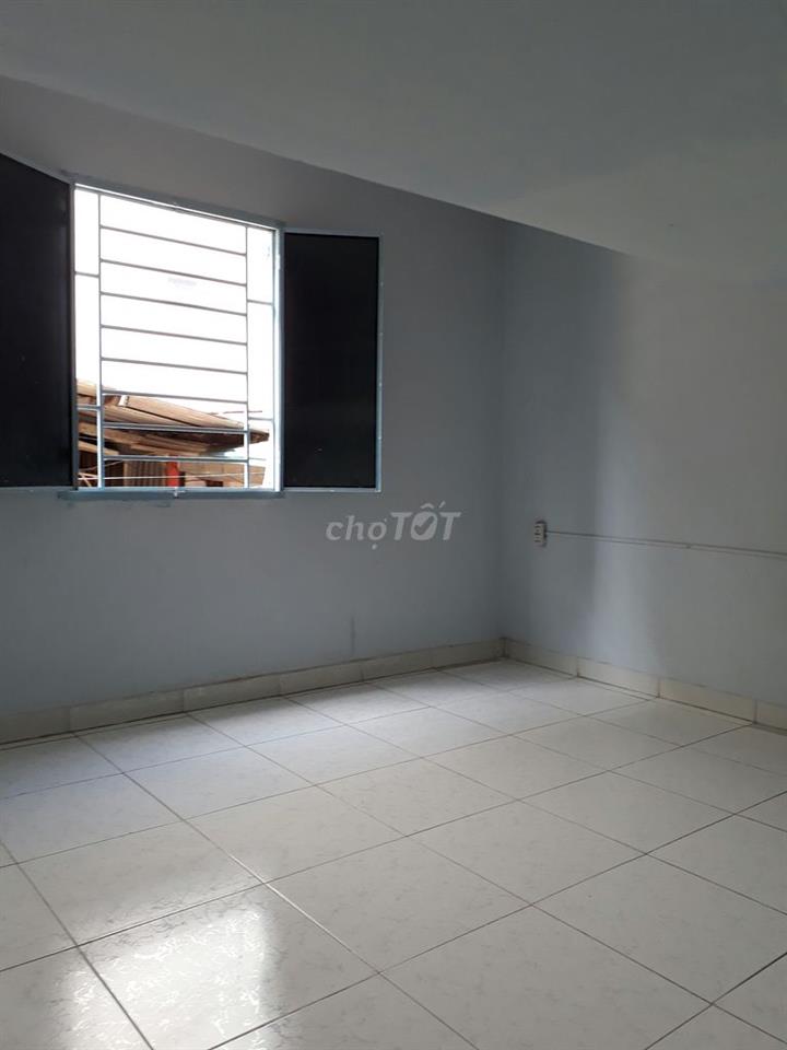 Phòng rộng rẻ 30m2: 2.5 triệu - 7 Thân Nhân Trung, P.13, Q.Tân bình