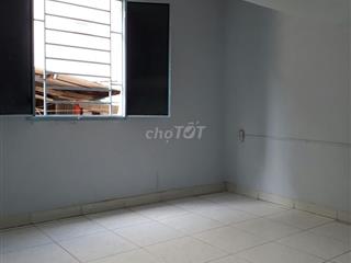 Phòng rộng rẻ 30m2: 2.5 triệu - 7 Thân Nhân Trung, P.13, Q.Tân bình