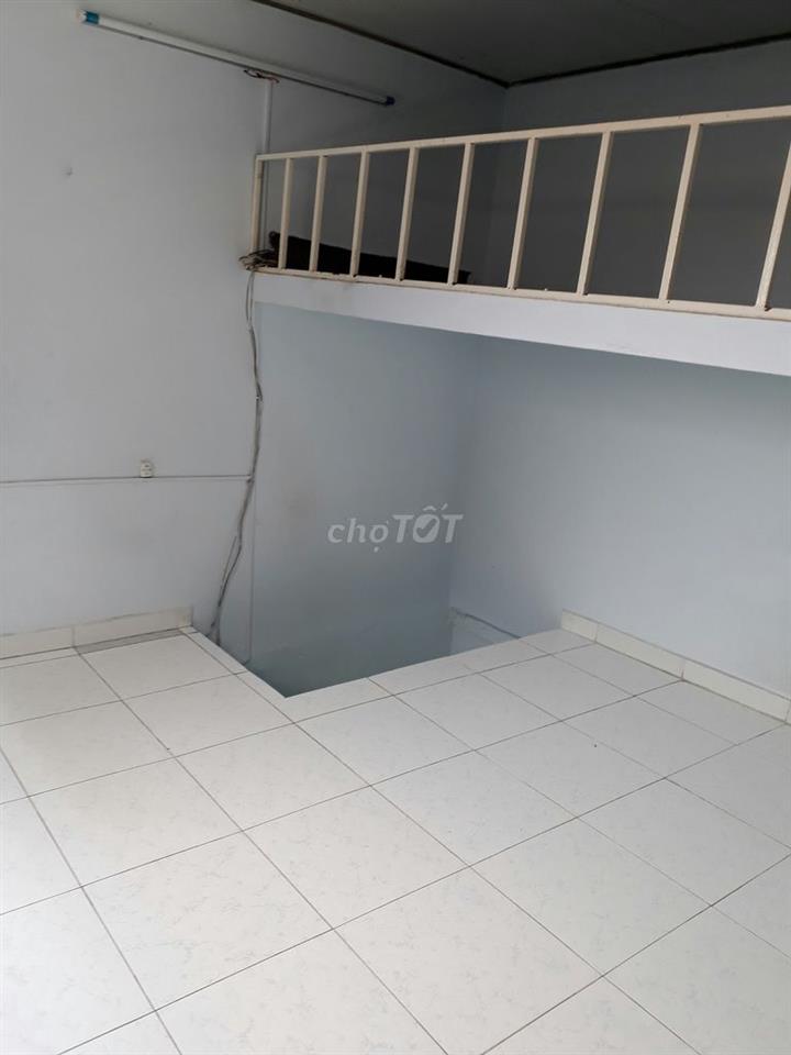 Phòng rộng rẻ 30m2: 2.5 triệu - 7 Thân Nhân Trung, P.13, Q.Tân bình