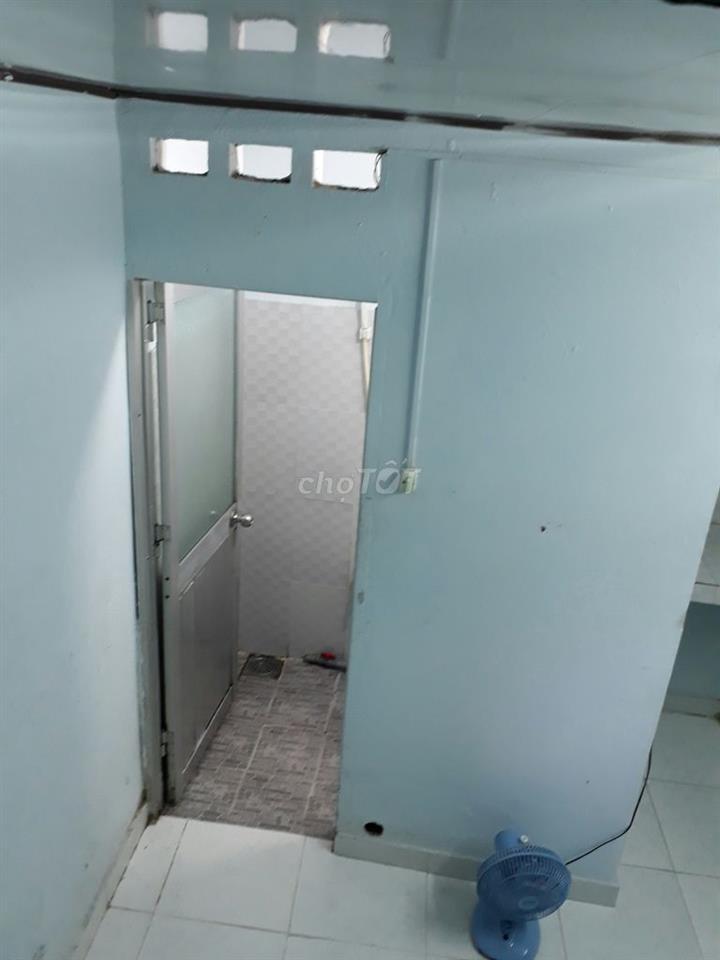 Phòng rộng rẻ 30m2: 2.5 triệu - 7 Thân Nhân Trung, P.13, Q.Tân bình