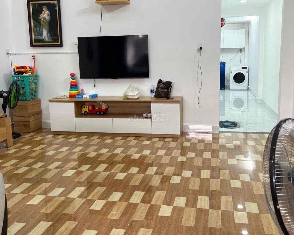 Chính Chủ cần bán nhà mặt tiền đường nhựa 10M thông SHR