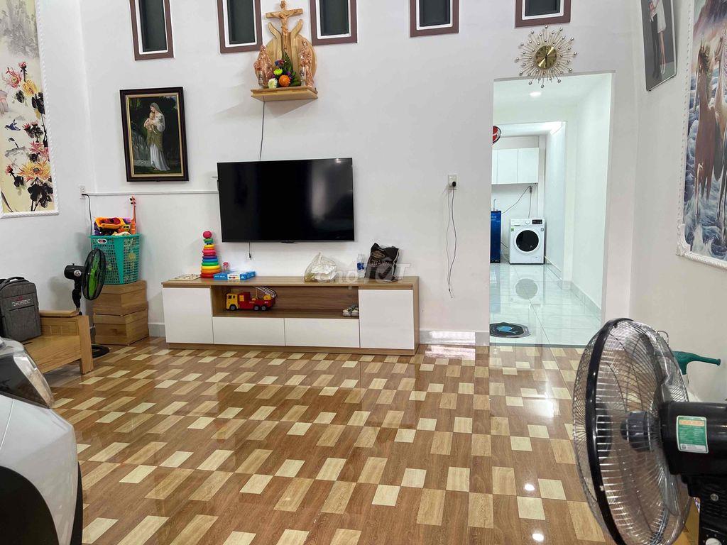 Chính Chủ cần bán nhà mặt tiền đường nhựa 10M thông SHR
