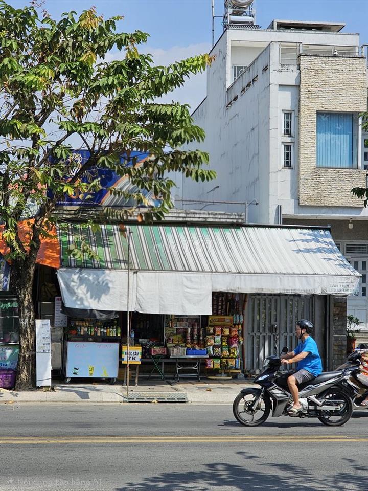 Cần bán gấp nhà mặt tiền đường Lê Lợi, xã Hóc Môn