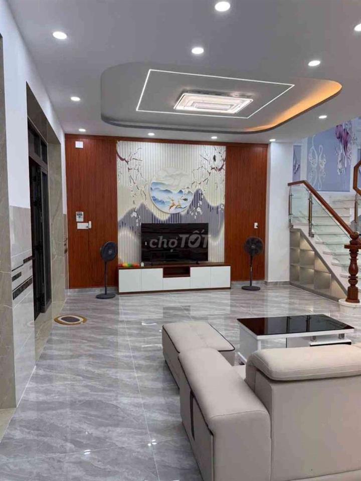 BÁN GẤP NHÀ 2 TẦNG - BTCT - 120M2 - BÀ ĐIỂM - HÓC MÔN - CHỈ HƠN 5 TỶ