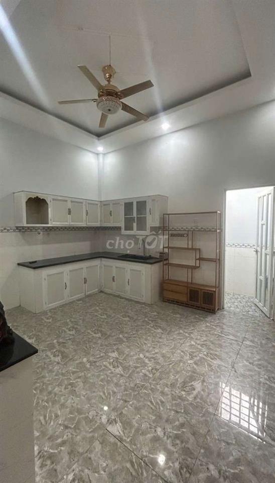 Chính chủ kẹt tiền bán nhà có sổ 415tr gần chợ Mỹ Hạnh Nam