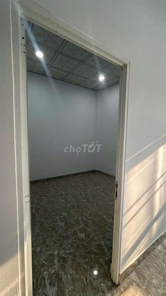 Chính chủ kẹt tiền bán nhà có sổ 415tr gần chợ Mỹ Hạnh Nam