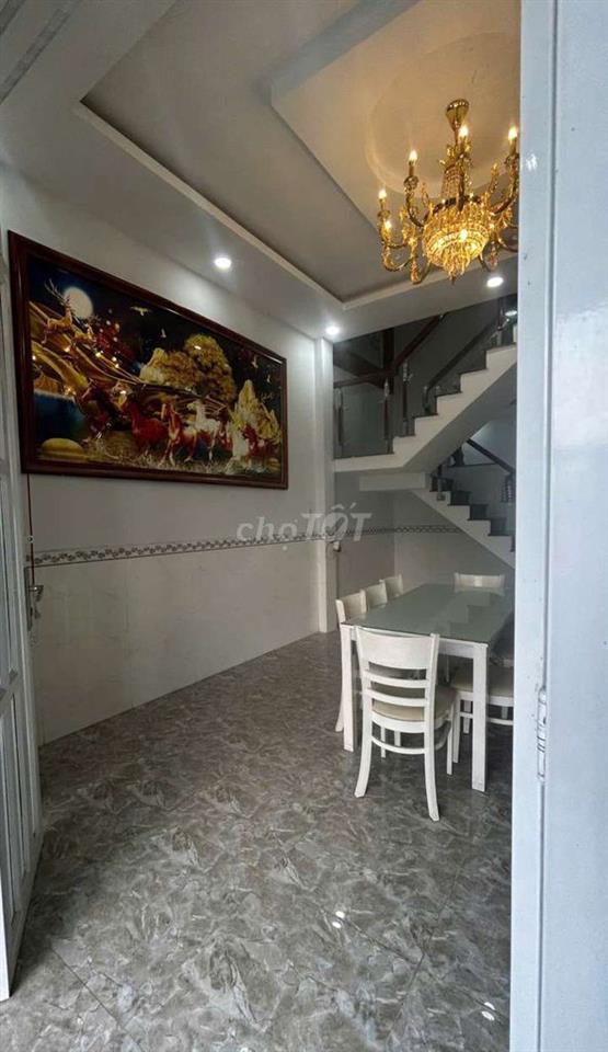 Chính chủ kẹt tiền bán nhà có sổ 415tr gần chợ Mỹ Hạnh Nam