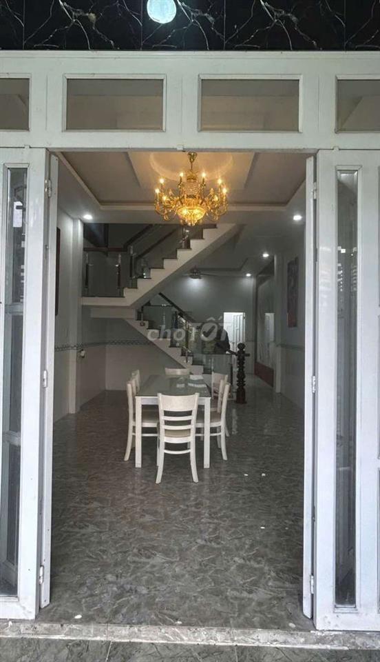 Chính chủ kẹt tiền bán nhà có sổ 415tr gần chợ Mỹ Hạnh Nam