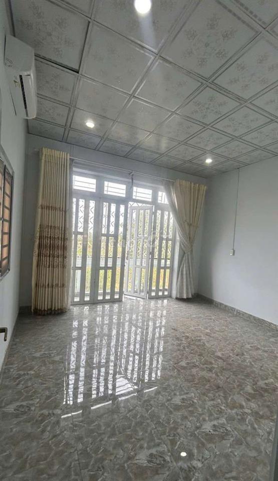 Chính chủ kẹt tiền bán nhà có sổ 415tr gần chợ Mỹ Hạnh Nam