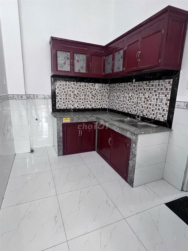 Bán nhanh căn nhà có sổ xây đúc thật 400tr 44m2 giáp Phan Văn Hớn