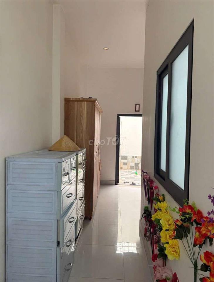 Nhà giáp Hóc Môn 44m2 giá 385tr 3PN đúc kiên có tặng luôn nội thất