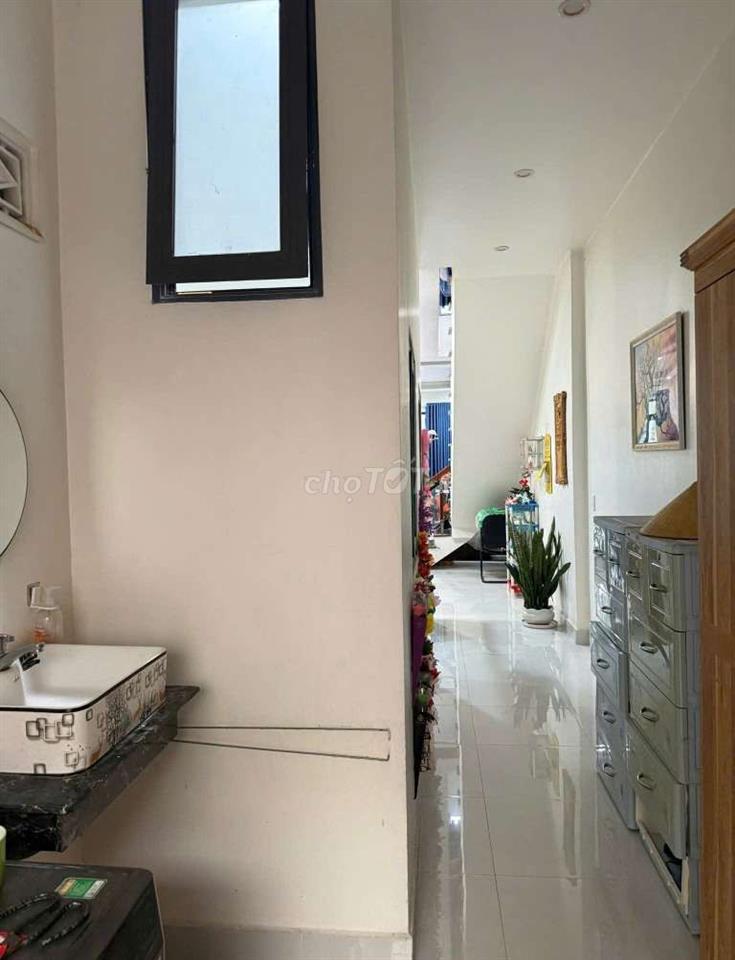 Nhà giáp Hóc Môn 44m2 giá 385tr 3PN đúc kiên có tặng luôn nội thất