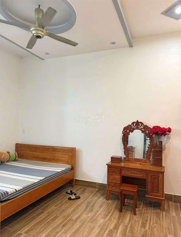 Nhà giáp Hóc Môn 44m2 giá 385tr 3PN đúc kiên có tặng luôn nội thất