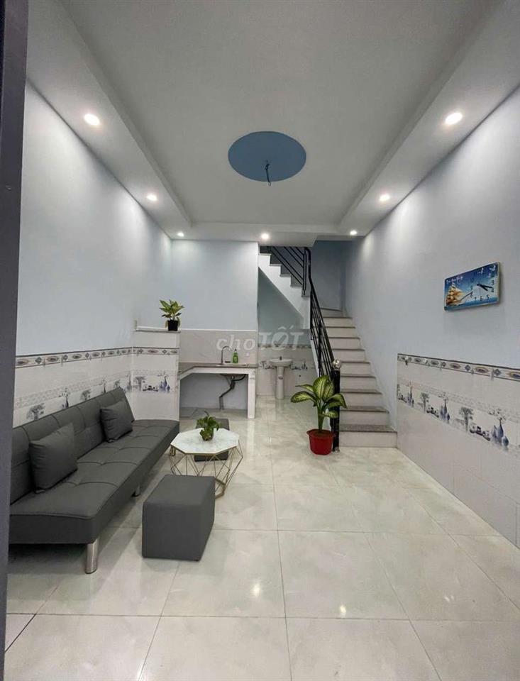 Nhà nhỏ Hóc Môn 2pn, có sổ, 330tr, chính chủ xem liền