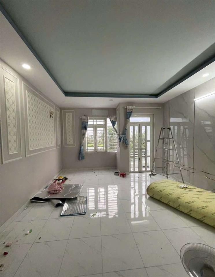 mẹ tôi trả nợ cần bán nhà 500tr Hóc Môn có sổ riêng gần Bà Điểm
