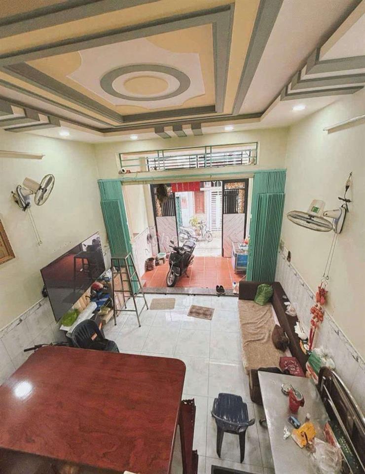 Chính chủ bán nhà nở hậu tự xây kiên cố 40m2 Hóc Môn 465tr