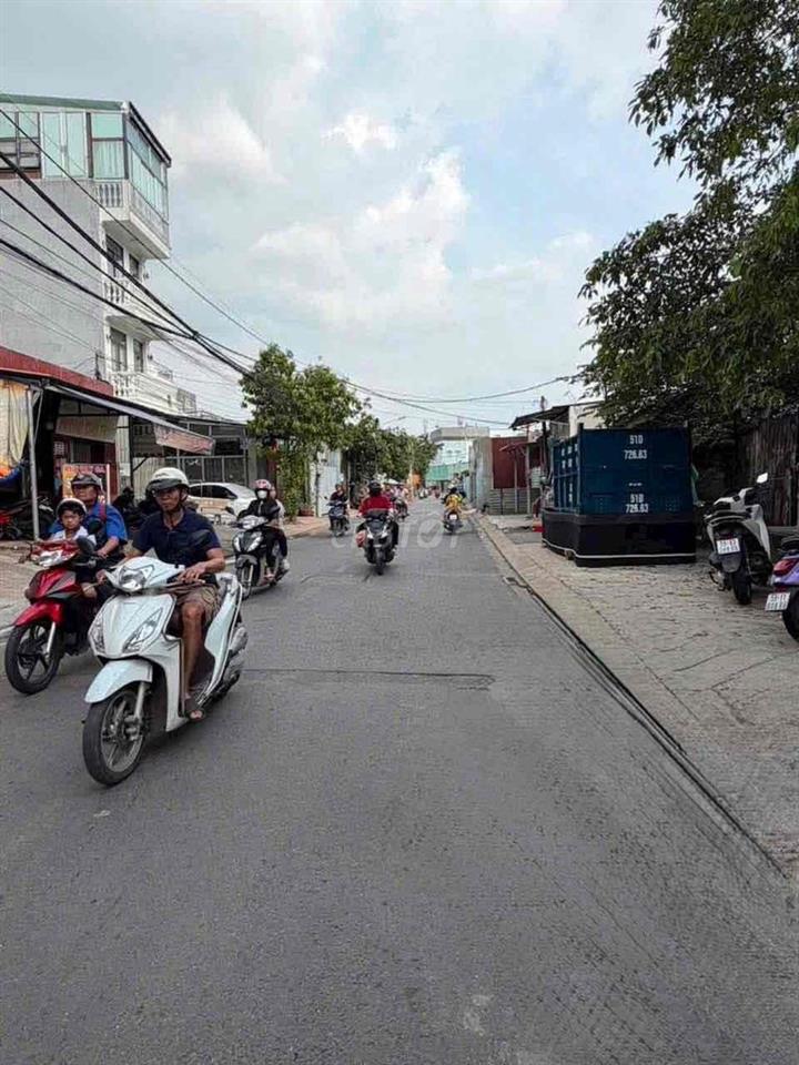 Bán nhà Mặt Tiền đường số 10 ( chợ đầu mối