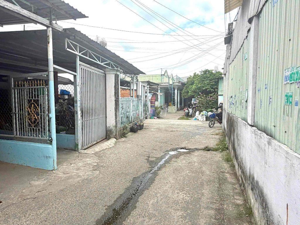Nhà Cấp 4  (6m x 23m)  133 thô cư . Khu Dân Cư , Tân Xuân