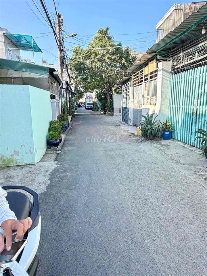 Nhà Cấp 4  (6m x 23m)  133 thô cư . Khu Dân Cư , Tân Xuân