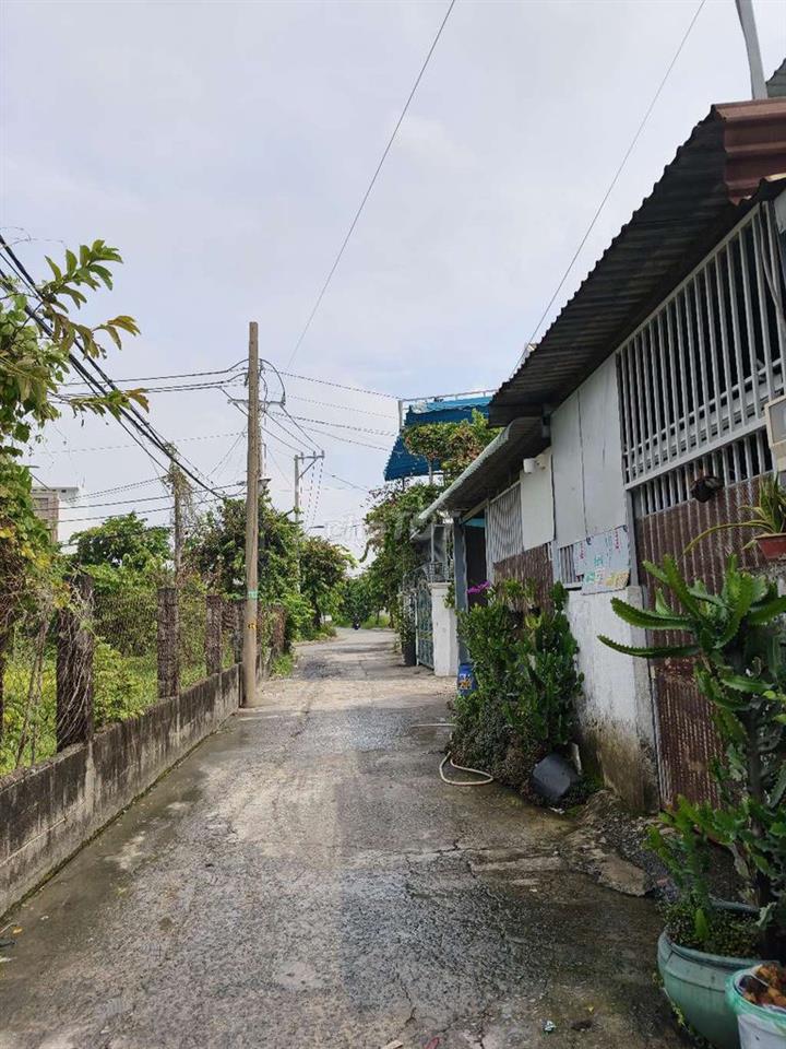 nhà đẹp shr,đg xe hơi,gần nguyễn thị thử,khu sinh thái hoc môn