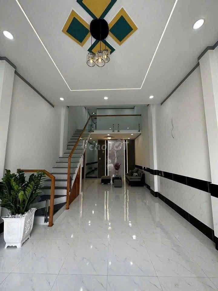 Nhà lầu mặt tiền xts19 giữ sổ chính, thổ cư 