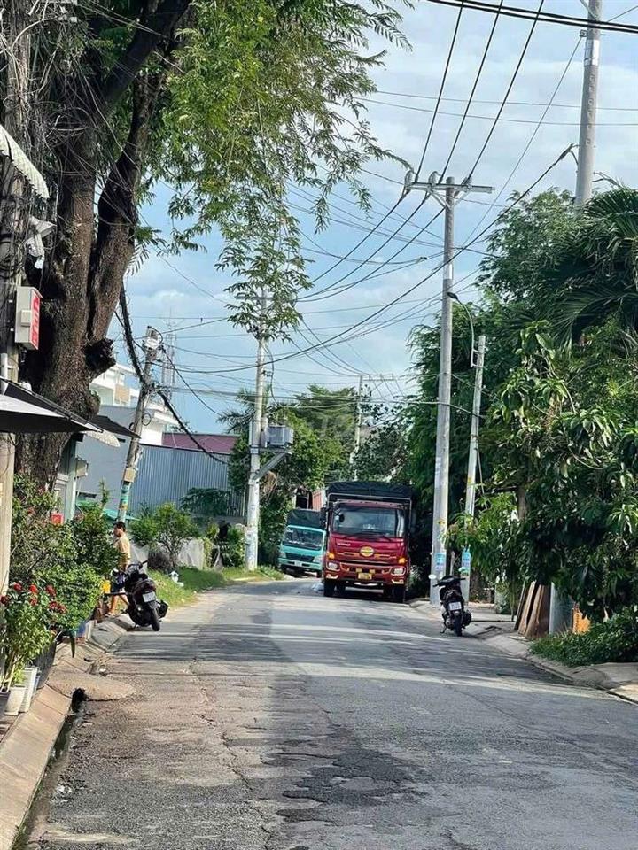 Nhà lầu mặt tiền xts19 giữ sổ chính, thổ cư 