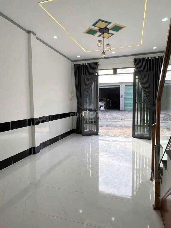 Nhà lầu mặt tiền xts19 giữ sổ chính, thổ cư 
