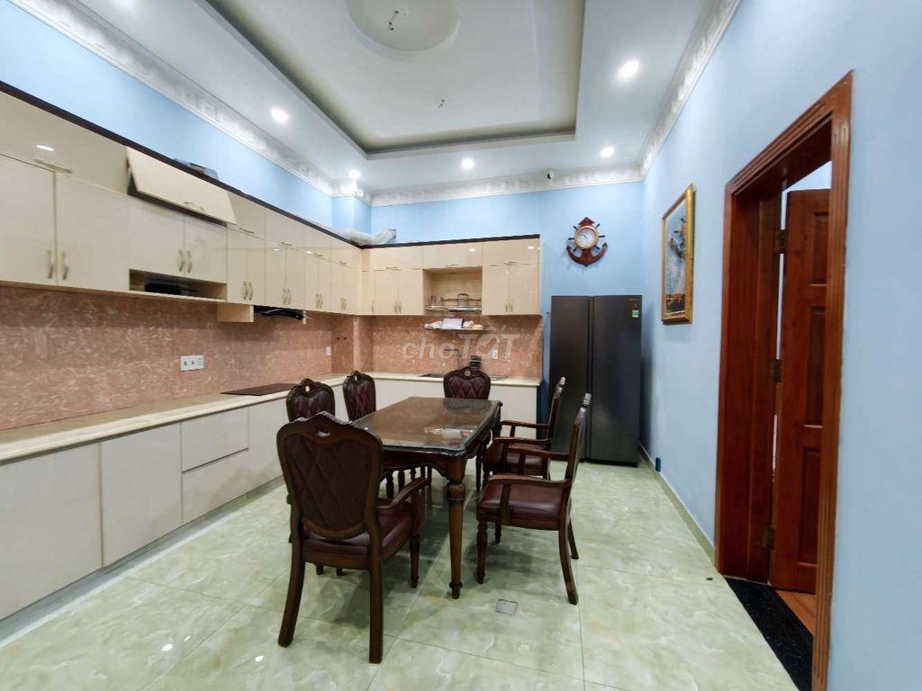 Nhà đẹp fun nội thất cao cấp,gần pvh