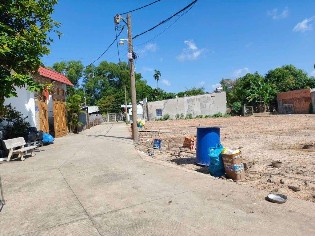 đất đẹp siêu víp gần ubnd xã xts,đg xe tăng hạ giá bán gấp